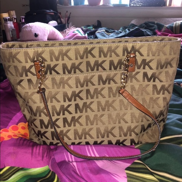 Michael kors tote - Picture 3 of 5